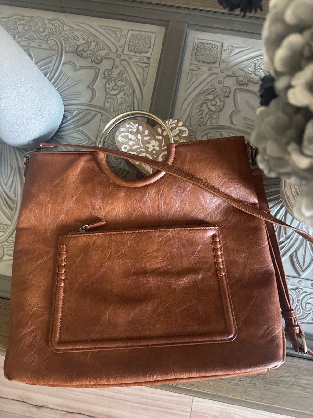 Stylish Tan Shoulder Bag with Front Pocket